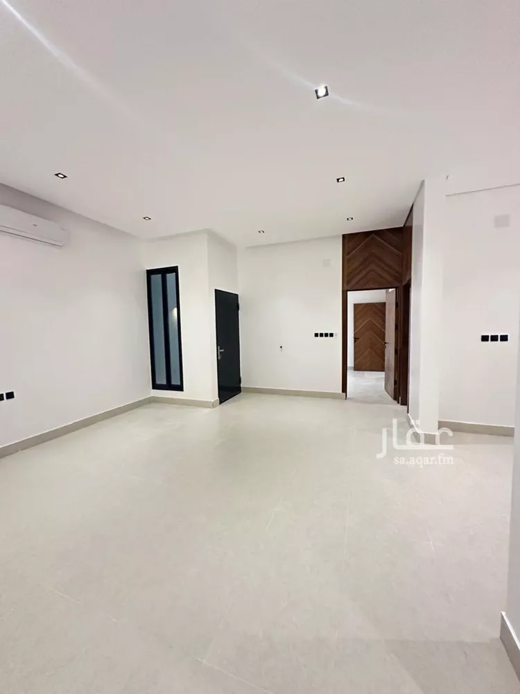 Floor for Sale in Al Muzahimiyah Tuwaiq 13