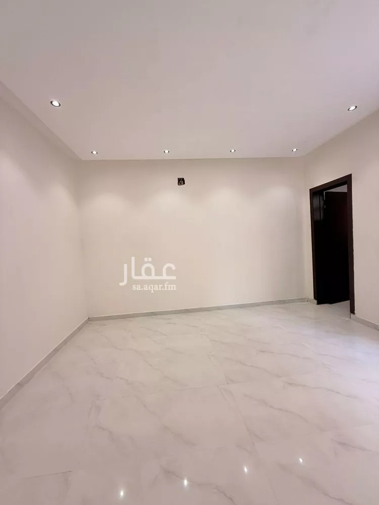 فيلا للبيع في شارع عبدالله بافقيه الحضرمي, حي عكاظ, مدينة الرياض, منطقة الرياض 7