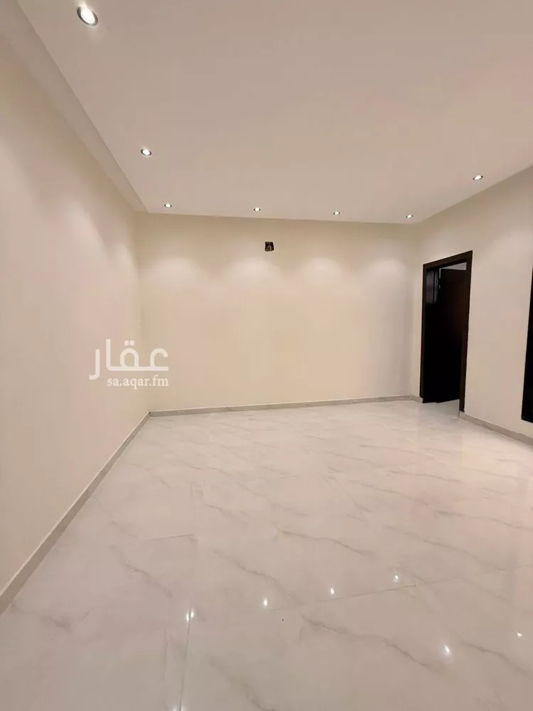 فيلا للبيع في شارع رشيد الليلا, حي عكاظ, مدينة الرياض, منطقة الرياض 15