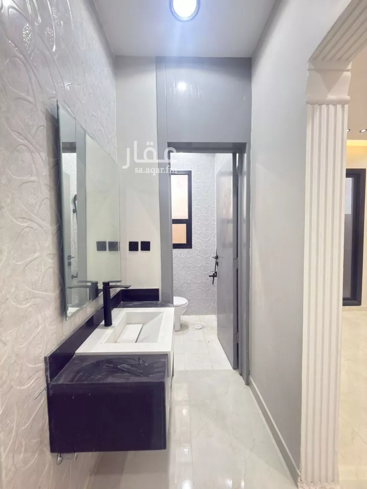 Floor for Sale in Riyadh Dhahrat Namar 21