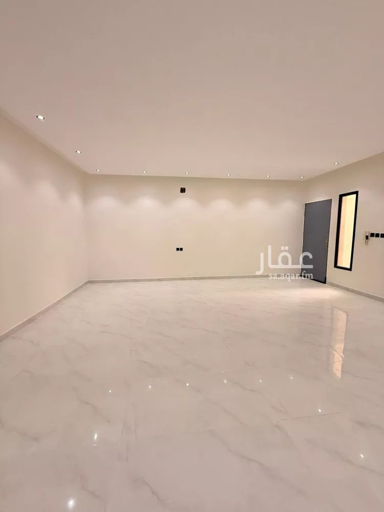 فيلا للبيع في شارع رشيد الليلا, حي عكاظ, مدينة الرياض, منطقة الرياض 14