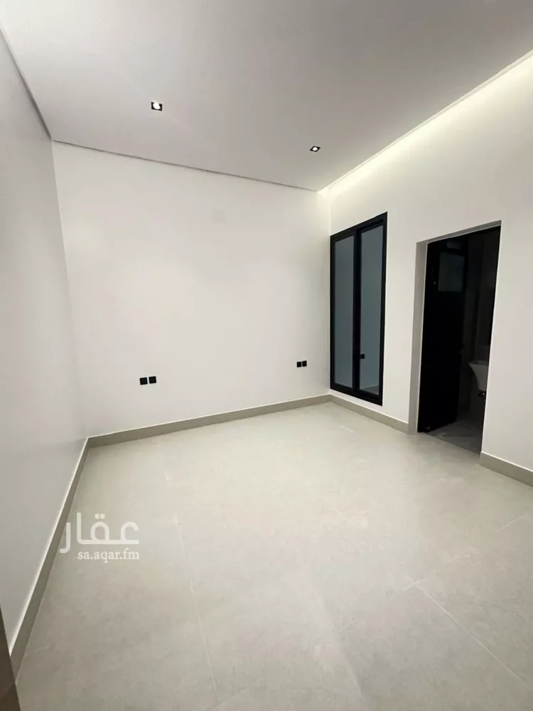 Floor for Sale in Al Muzahimiyah Tuwaiq 19