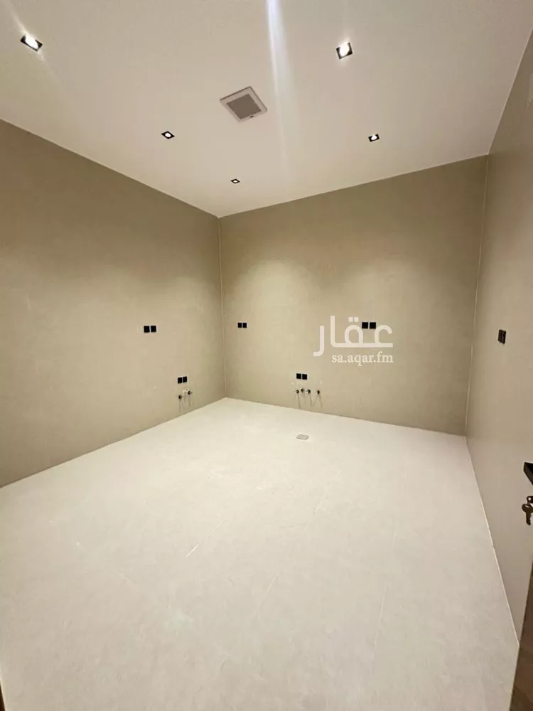 Floor for Sale in Al Muzahimiyah Tuwaiq 11