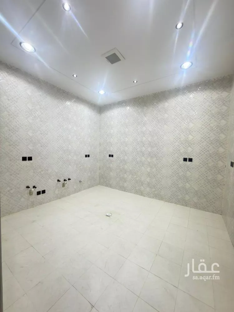 Floor for Sale in Riyadh Dhahrat Namar 7