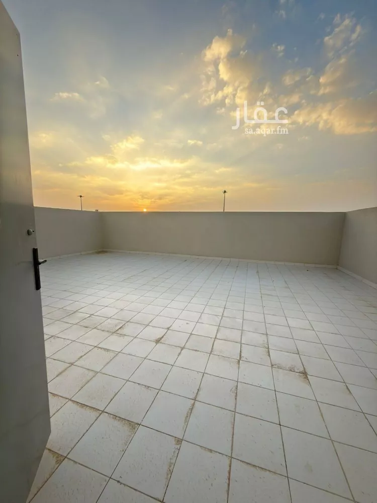 Floor for Sale in Riyadh Dhahrat Namar 23