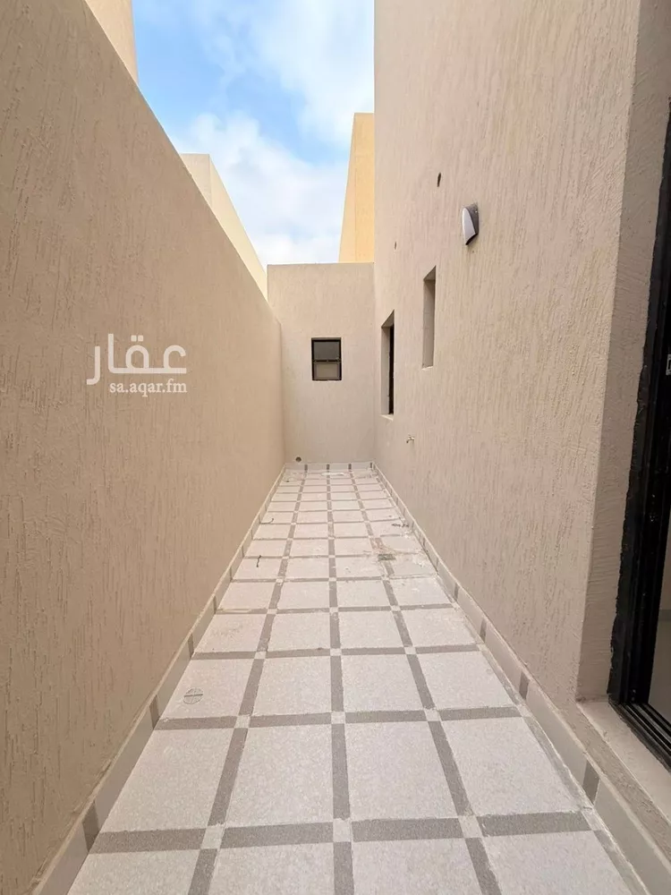فيلا للبيع في شارع عبدالله بافقيه الحضرمي, حي عكاظ, مدينة الرياض, منطقة الرياض 10
