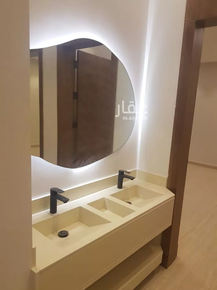 Floor for Sale in Riyadh Dhahrat Namar 18