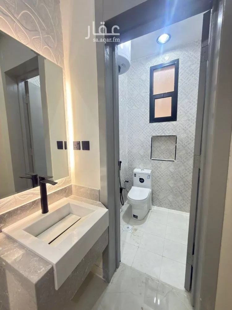 Floor for Sale in Riyadh Dhahrat Namar 19