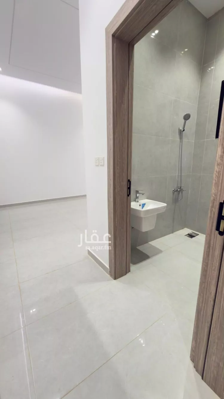 فيلا للبيع في شارع الزبداني, حي المعيزيلة, مدينة الرياض, منطقة الرياض 11