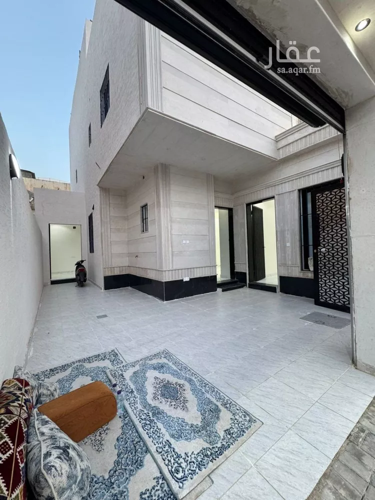 فيلا للبيع في شارع عبدالرحمن بن مفيريج, حي العريجاء الأوسط, مدينة الرياض, منطقة الرياض صورة 3
