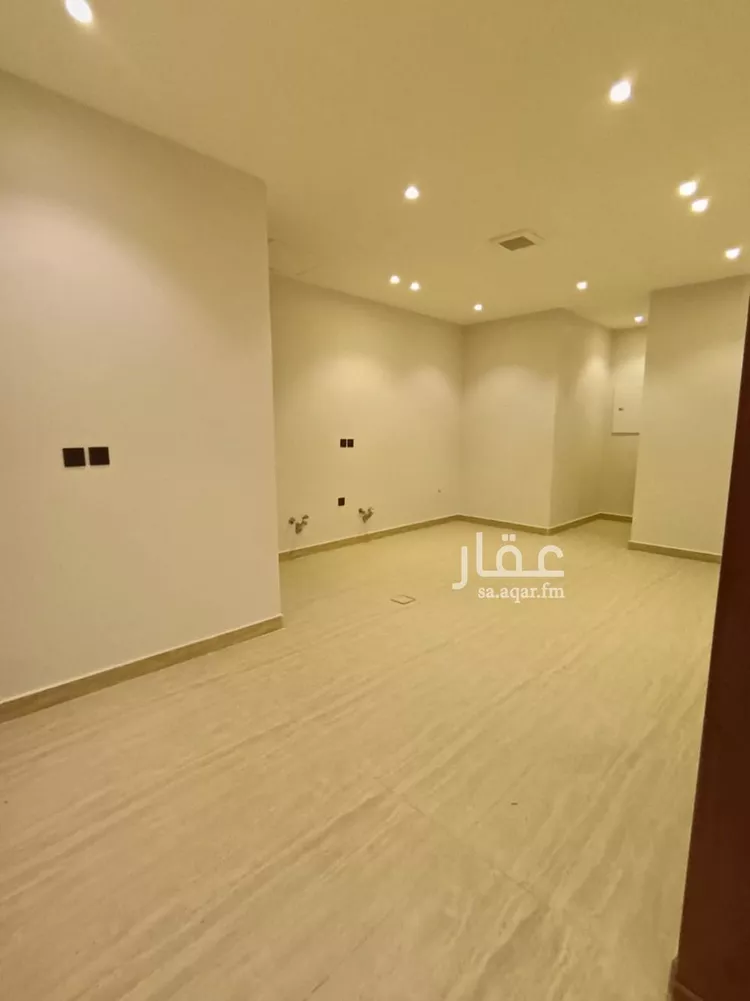 Floor for Sale in Riyadh Dhahrat Namar 9