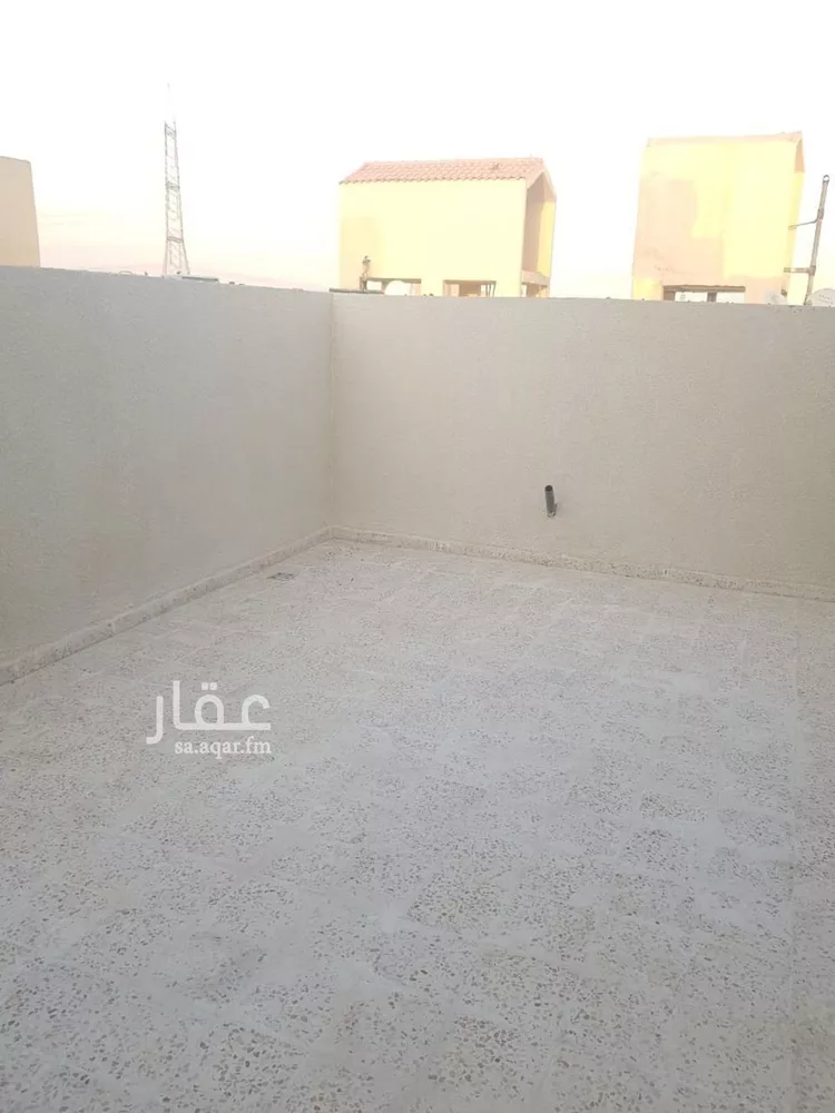 Floor for Sale in Riyadh Dhahrat Namar 28
