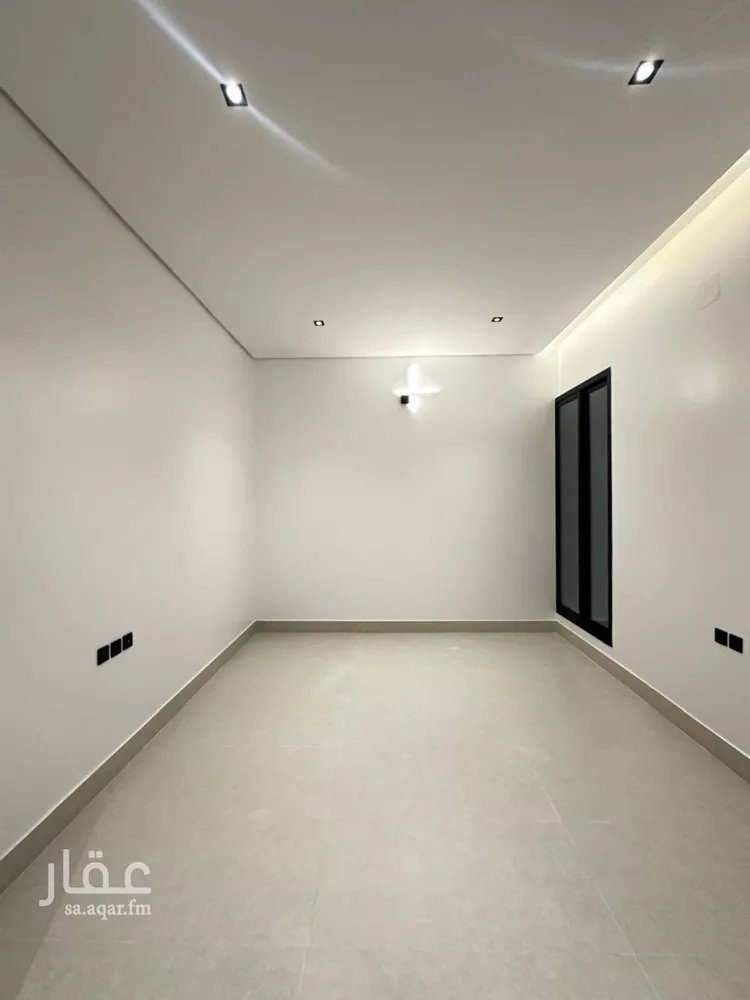 Floor for Sale in Al Muzahimiyah Tuwaiq 15