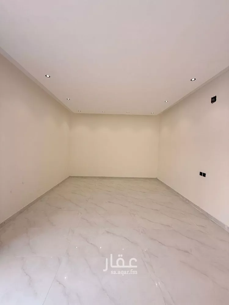 فيلا للبيع في شارع رشيد الليلا, حي عكاظ, مدينة الرياض, منطقة الرياض 7
