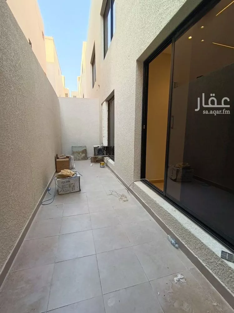 Floor for Sale in Riyadh Dhahrat Namar 12