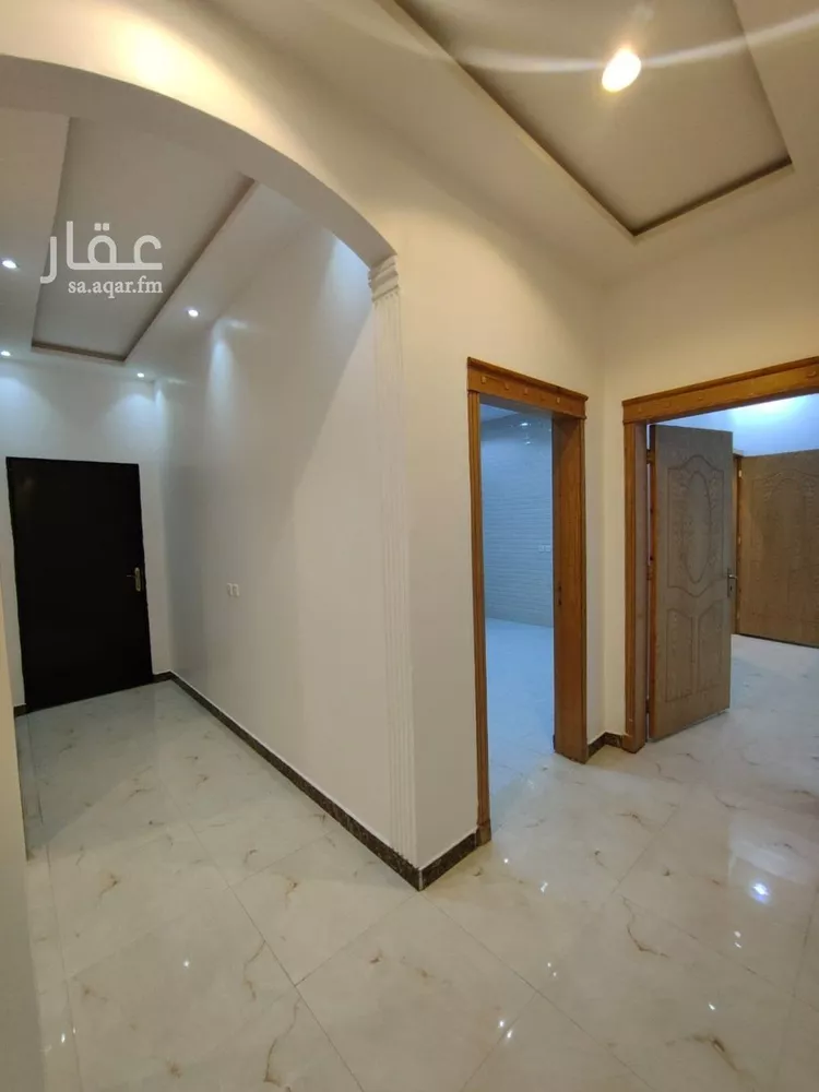 فيلا للبيع في شارع احمد بن سعد الاصبهاني, حي الرمال, مدينة الرياض, منطقة الرياض صورة 4