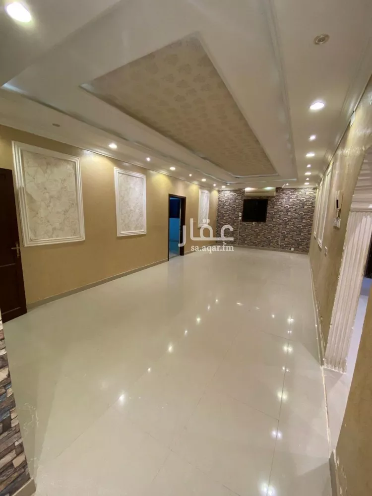 فيلا للبيع في شارع الدفاع, حي إشبيلية, مدينة الرياض, منطقة الرياض