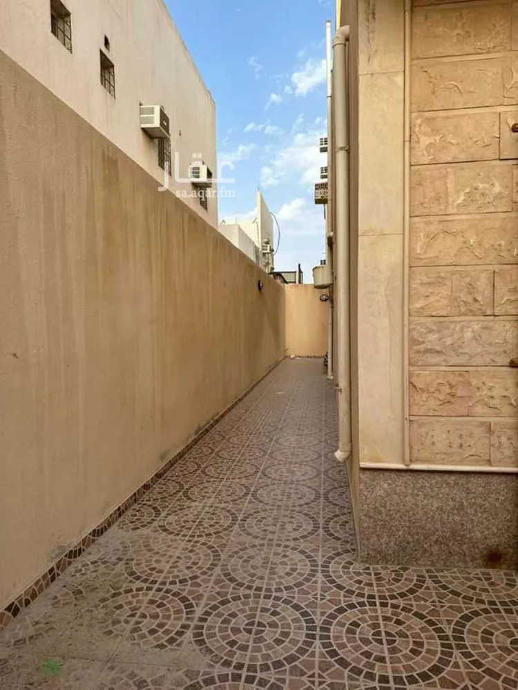 فيلا للبيع في شارع العيينه, حي الصواري, مدينة الخبر, المنطقة الشرقية صورة 2