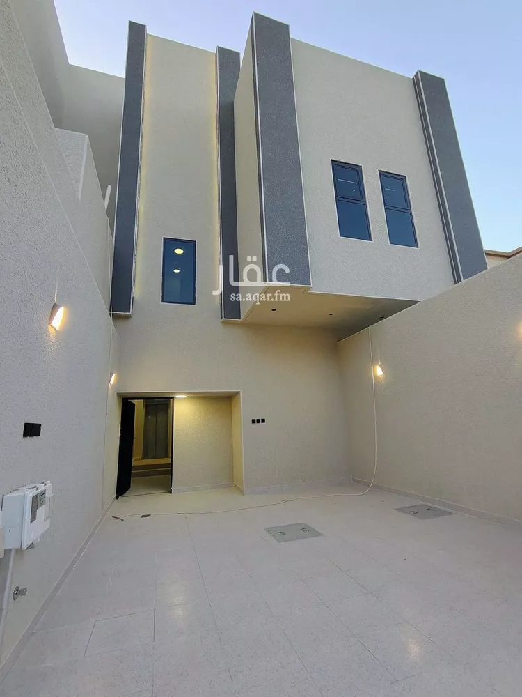 دور للبيع في شارع المقضاة, حي الحزم, مدينة الرياض, منطقة الرياض صورة 2