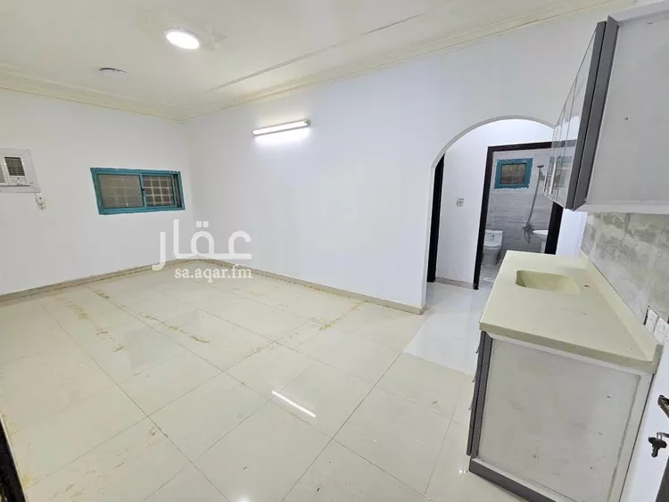 شقة للإيجار في شارع ميناء الاحمدي, حي إشبيلية, مدينة الرياض, منطقة الرياض