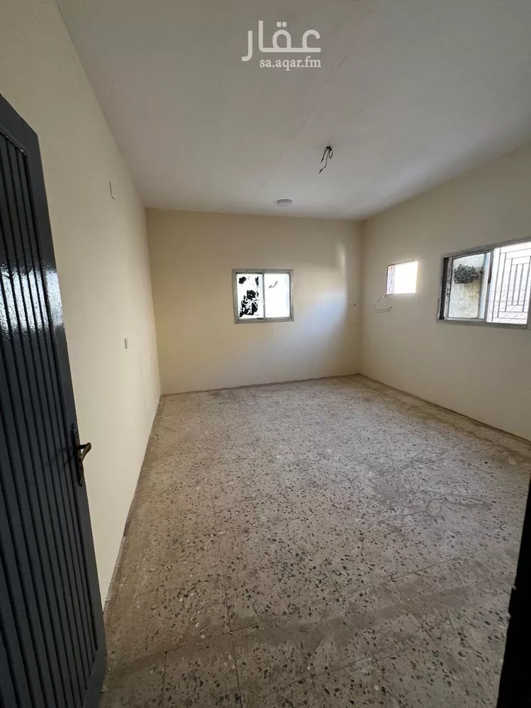 فيلا للإيجار في شارع العوادي, حي الزهرة, مدينة الرياض, منطقة الرياض صورة 2