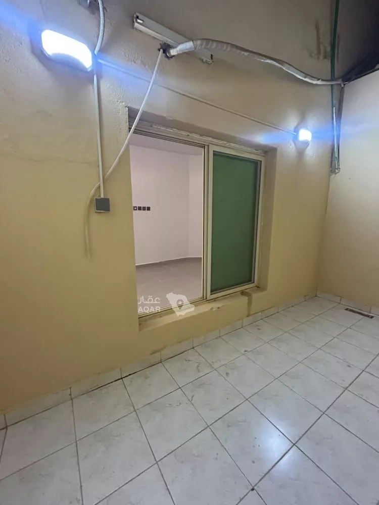 شقة للإيجار في شارع الدائري الغربي الفرعي, حي العريجاء الغربي, مدينة الرياض, منطقة الرياض 8