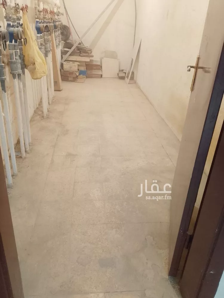 مستودع للإيجار في شارع اللاذقية, حي المروج, مدينة الرياض, منطقة الرياض