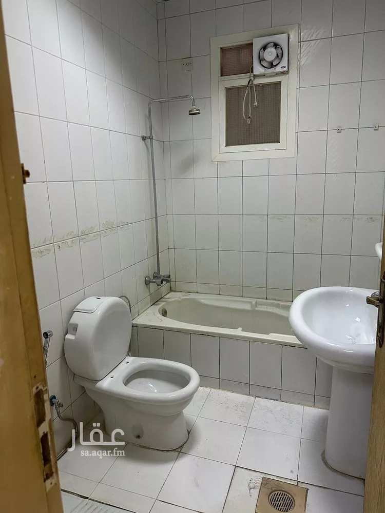 فيلا للإيجار في شارع المشتل, حي الزهرة, مدينة الرياض, منطقة الرياض صورة 4
