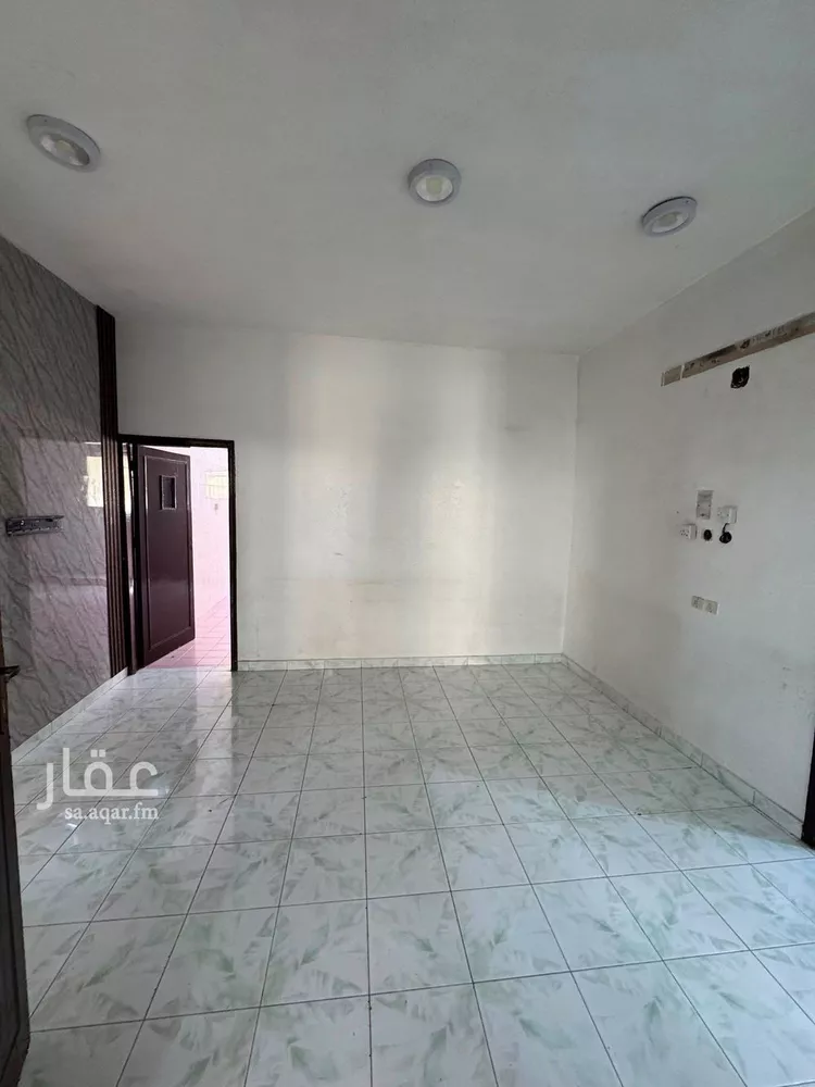 شقة للإيجار في شارع علي بن عبدالرحيم, حي شبرا, مدينة الرياض, منطقة الرياض
