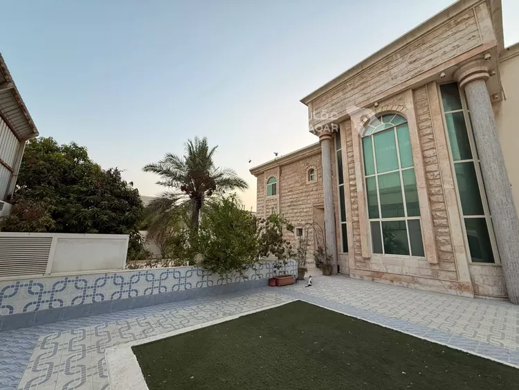 فيلا للبيع في شارع ابن الصدر الحنبلي, حي الشاطئ الغربي, مدينة الدمام, المنطقة الشرقية