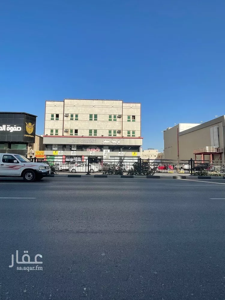 عمارة للبيع في شارع الامير متعب ابن عبدالعزيز, حي الجلوية, مدينة الدمام, المنطقة الشرقية