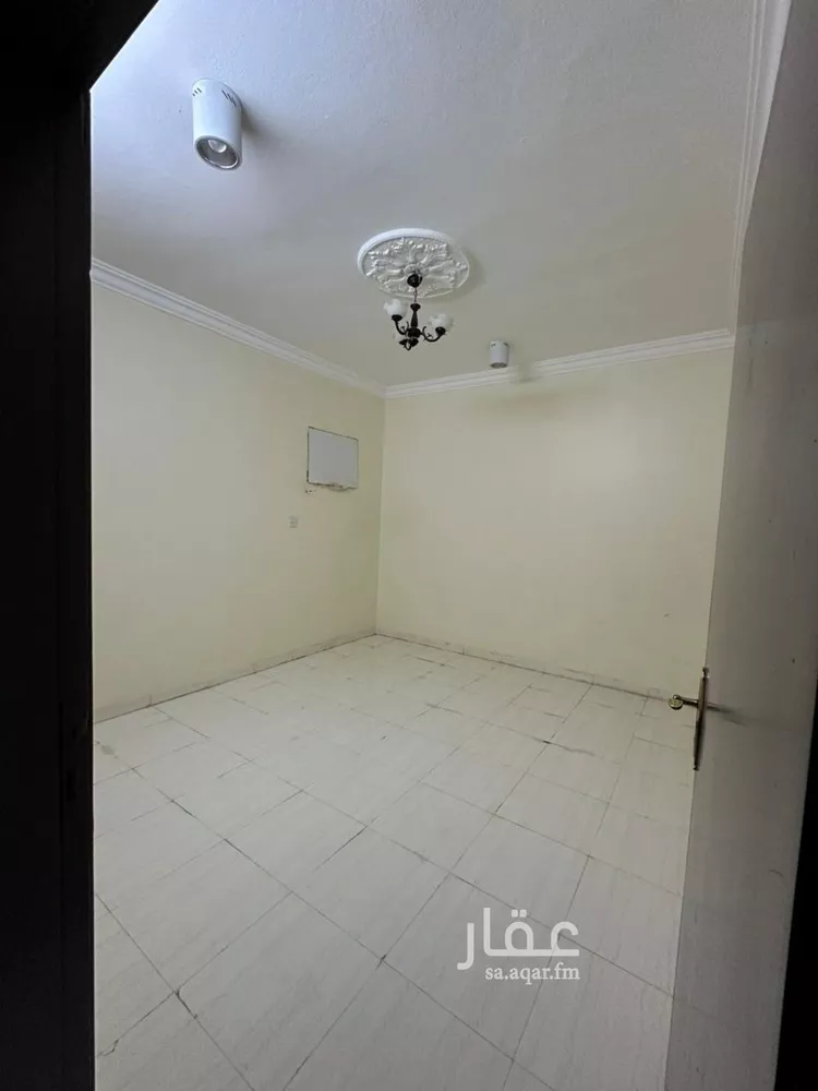 شقة للإيجار في شارع أبي بكر بن الوكيل, حي بدر, مدينة الرياض, منطقة الرياض
