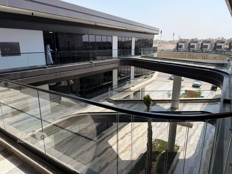 Commercial Office for Rent in Riyadh Al Qirawan صورة 4