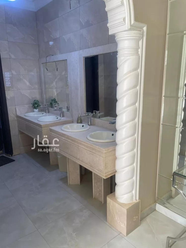 فيلا للبيع في شارع المغيره ابن شعبه الثقفي, حي الفيصلية, مدينة الدرعية, منطقة الرياض