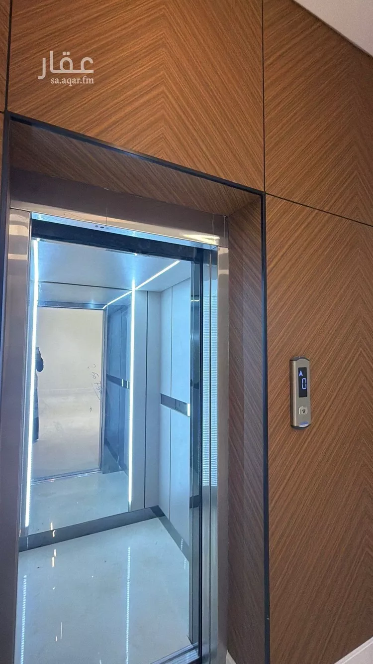 فيلا للبيع في شارع الخادم, حي المهدية, مدينة الرياض, منطقة الرياض صورة 3