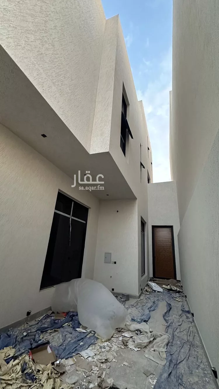 فيلا للبيع في شارع عبدالقادر بن عبدالوارث, حي المهدية, مدينة الرياض, منطقة الرياض صورة 2