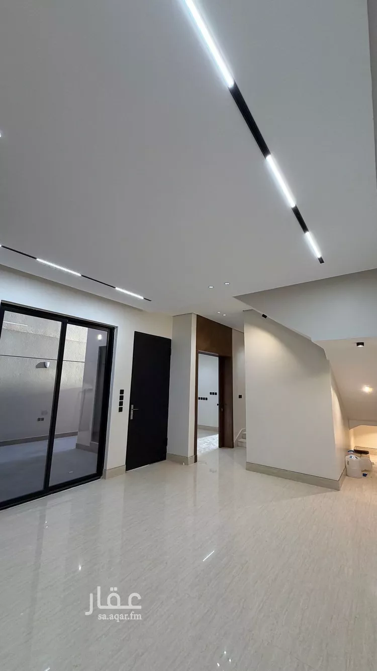 فيلا للبيع في شارع قطب الدين بن السلطان, حي المهدية, مدينة الرياض, منطقة الرياض صورة 4