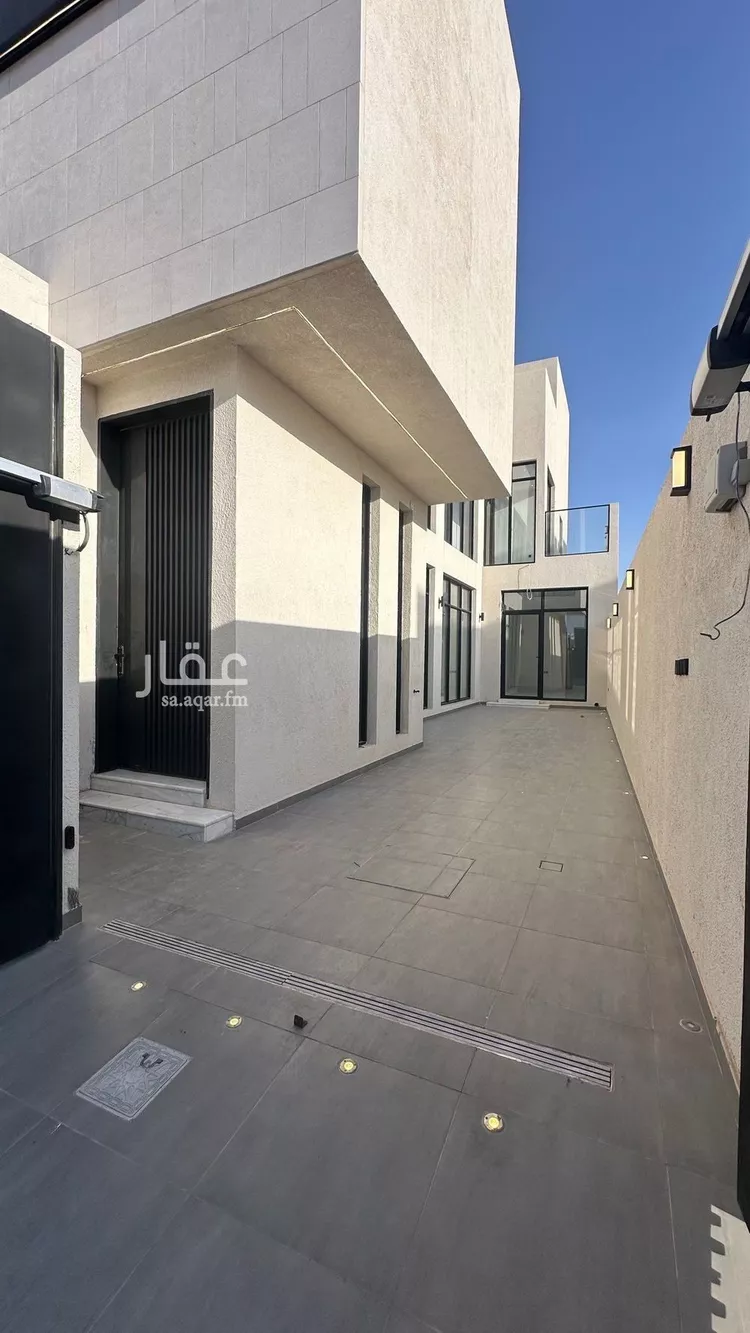 فيلا للبيع في شارع أحمد بن الحسن الأنصاري, حي المهدية, مدينة الرياض, منطقة الرياض صورة 2