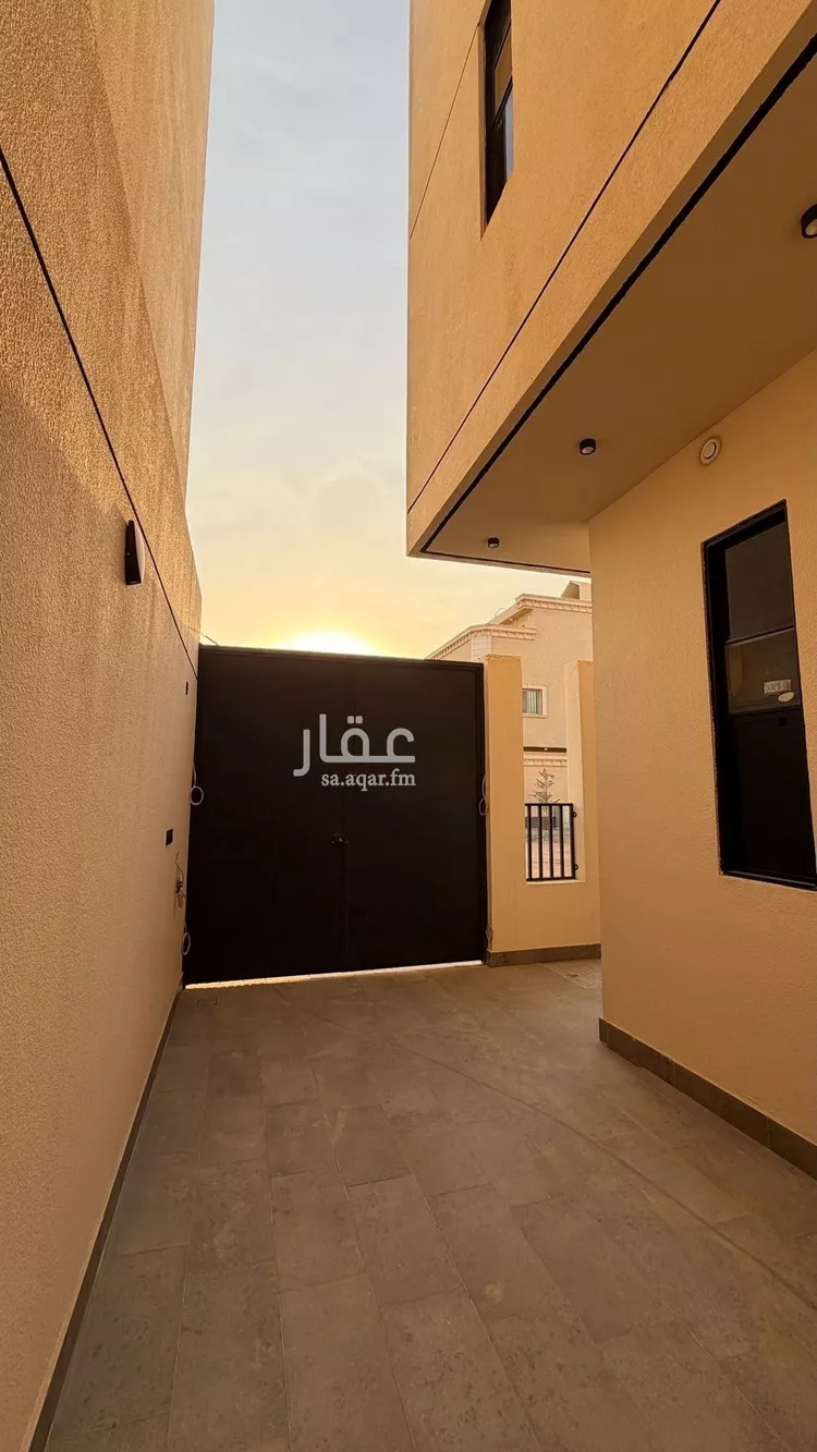 فيلا للبيع في شارع قطب الدين بن السلطان, حي المهدية, مدينة الرياض, منطقة الرياض صورة 2