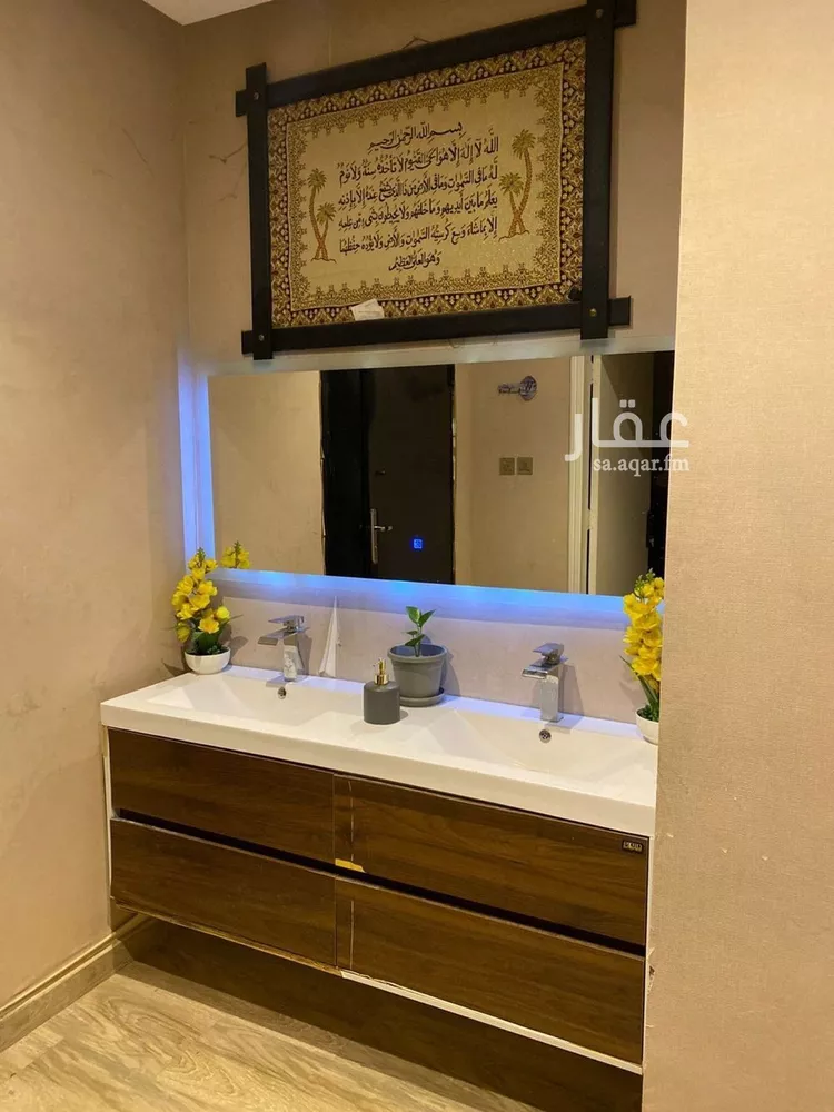 فيلا للبيع في شارع زينب بنت أحمد, حي بدر, مدينة الرياض, منطقة الرياض صورة 2