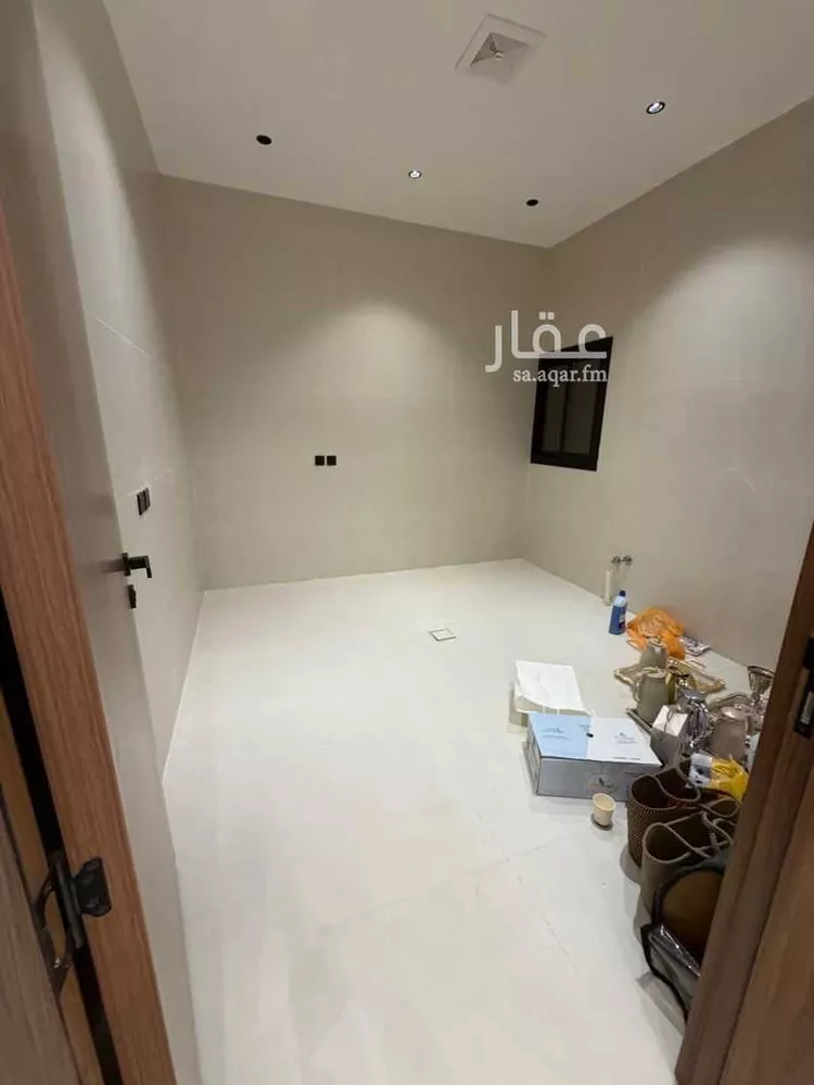 دور للبيع في شارع أبي عبدالله الصقلي, حي عكاظ, مدينة الرياض, منطقة الرياض صورة 2