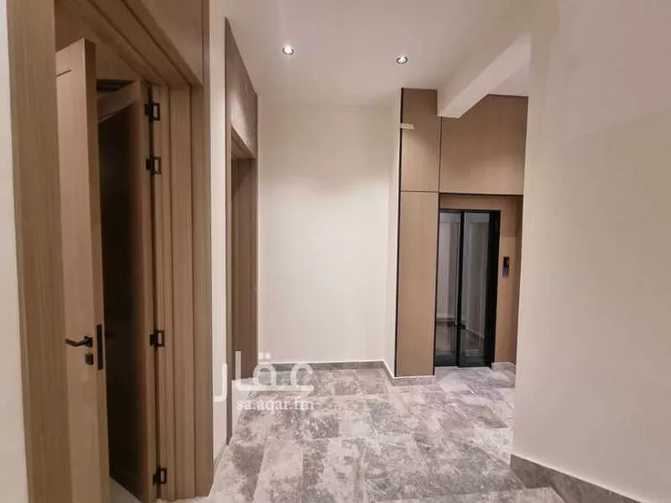 Floor for Sale in Riyadh Al Maizilah 13