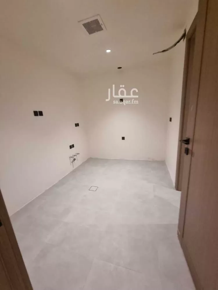 دور للبيع في شارع المعيزيليه, حي المعيزيلة, مدينة الرياض, منطقة الرياض 6