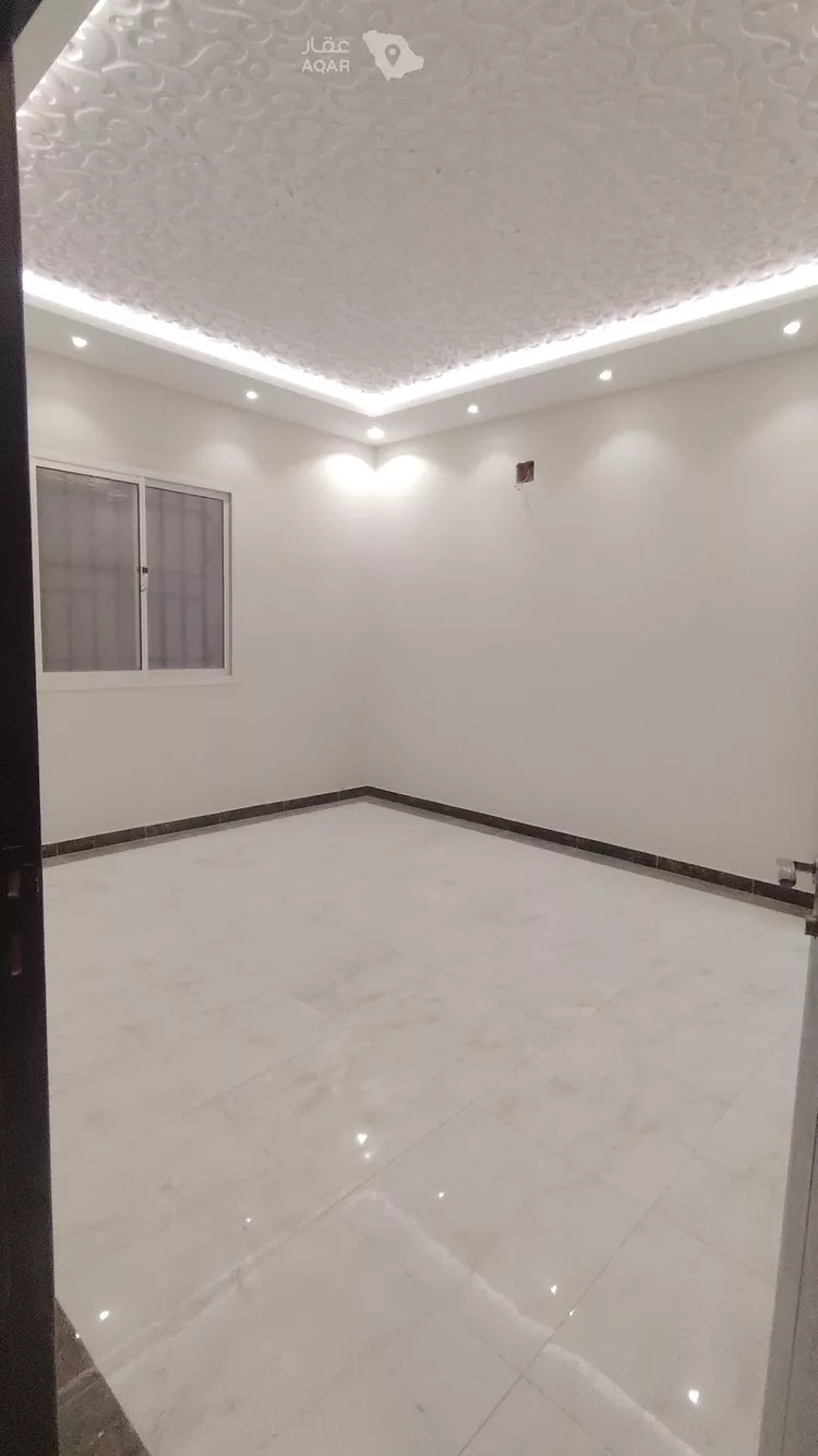 فيلا للبيع في شارع محمد ابي نقطه, حي الرمال, مدينة الرياض, منطقة الرياض 15
