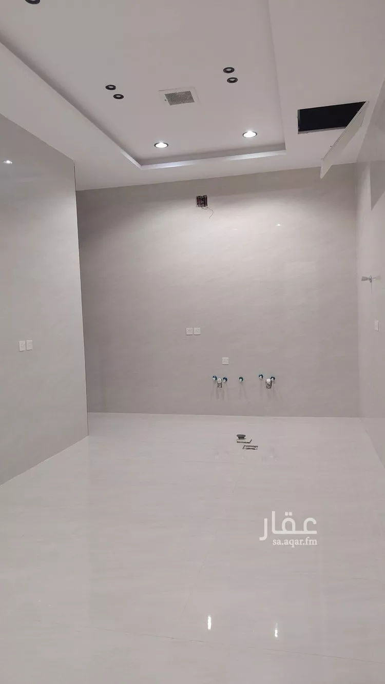 Floor for Sale in Riyadh An Nadhim 9