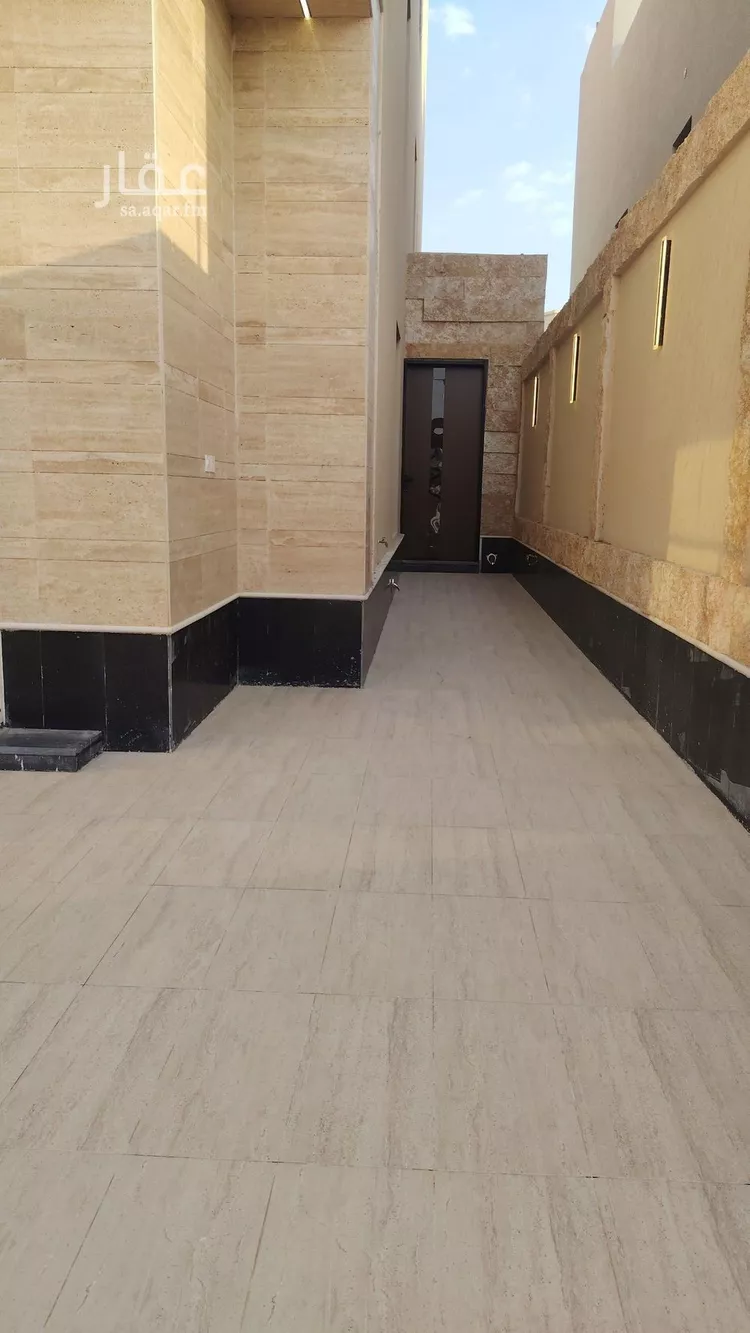 Floor for Sale in Riyadh An Nadhim 14