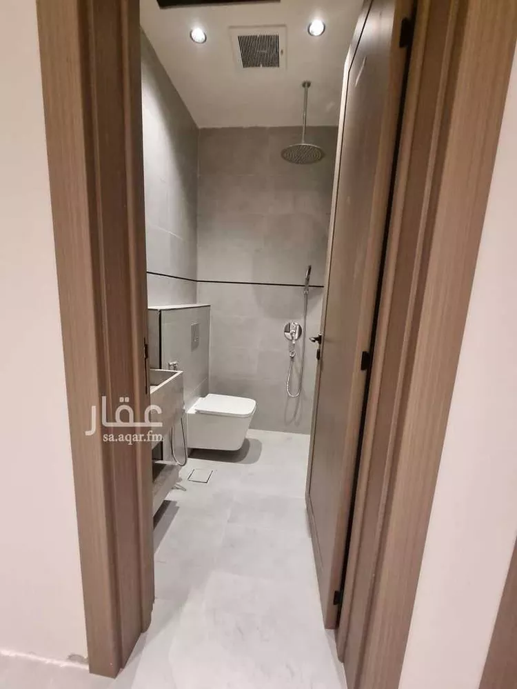 Floor for Sale in Riyadh Al Maizilah 6