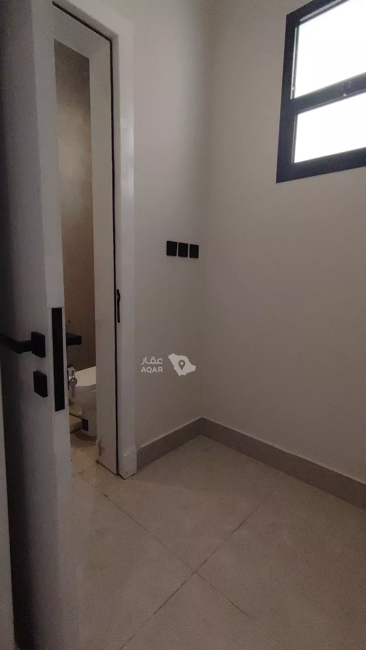 دور للبيع في شارع حاجب بن بريدة, حي المعيزيلة, مدينة الرياض, منطقة الرياض صورة 4