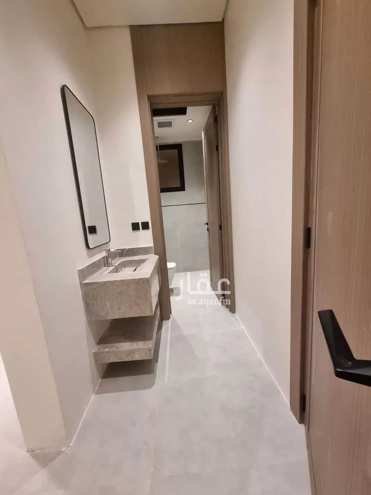 Floor for Sale in Riyadh Al Maizilah 8