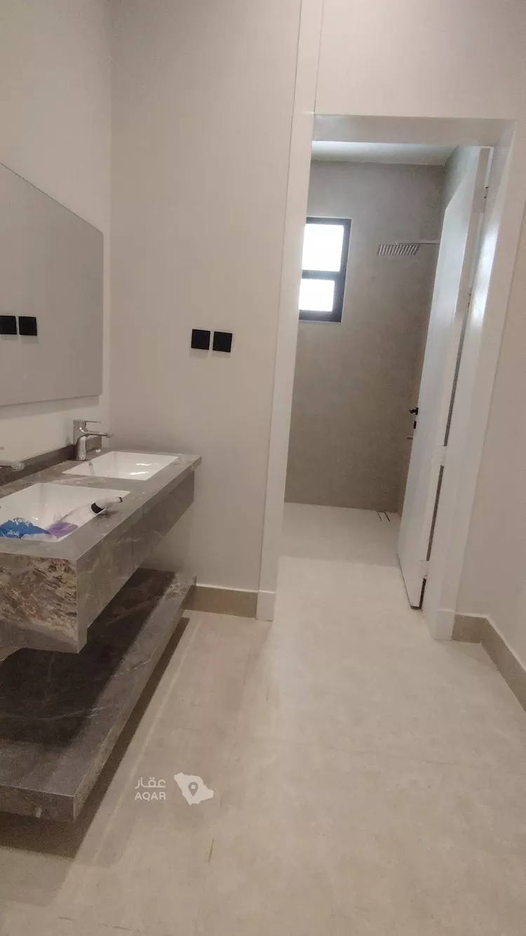 دور للبيع في شارع حاجب بن بريدة, حي المعيزيلة, مدينة الرياض, منطقة الرياض 15